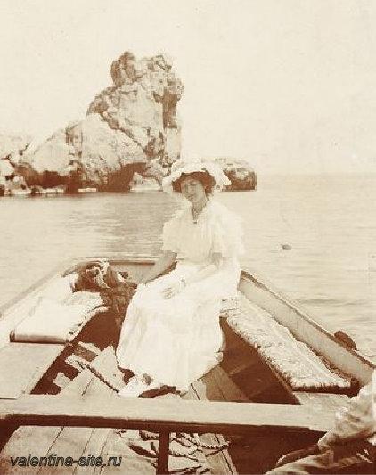 Надежда Ивановна Комаровская в Гурзуфе. 1910-е