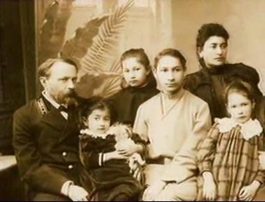 Семья Флоренских. Павел - четвертый слева
